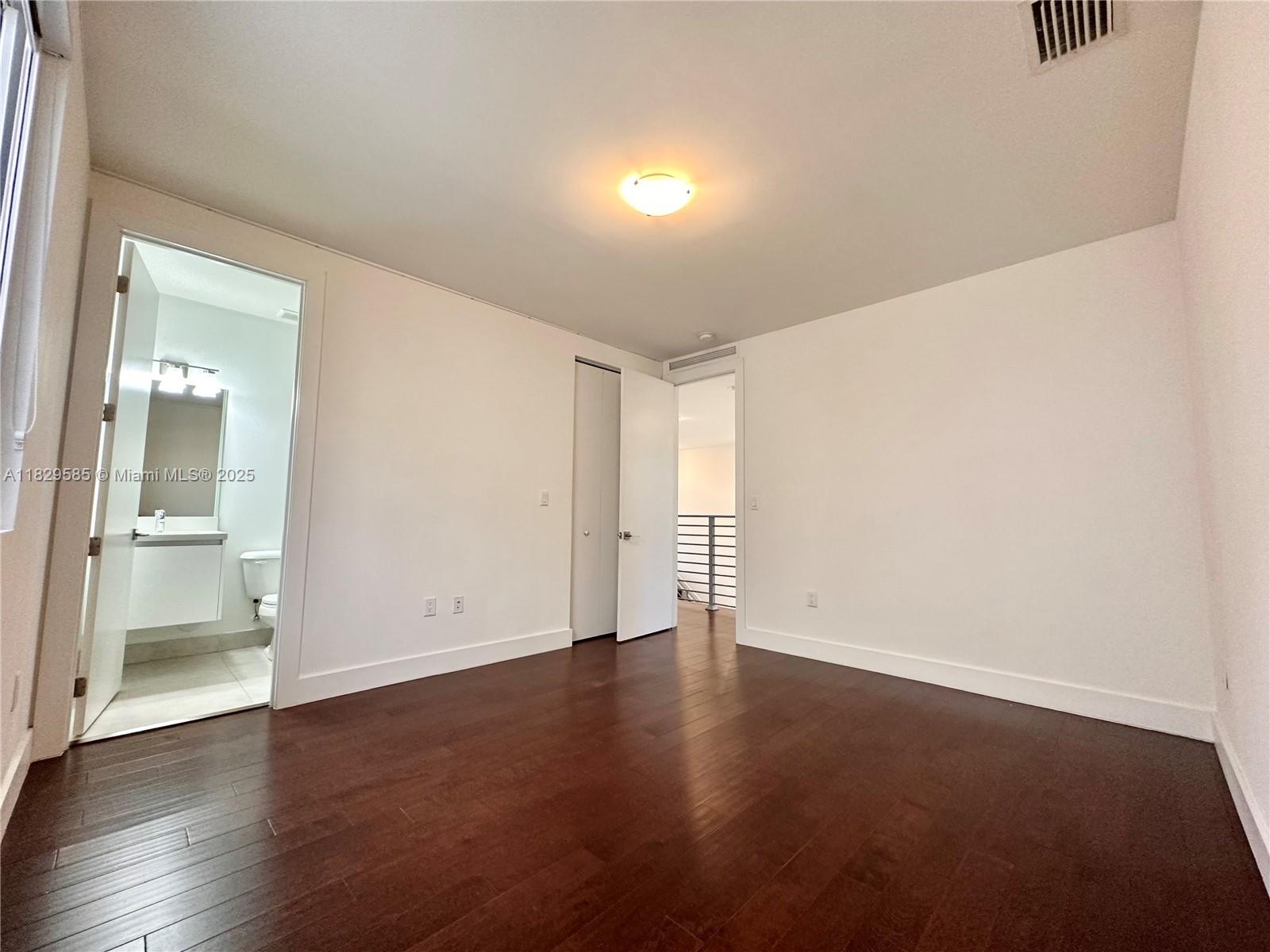 10258 NW 74th Ter Doral, FL 33178