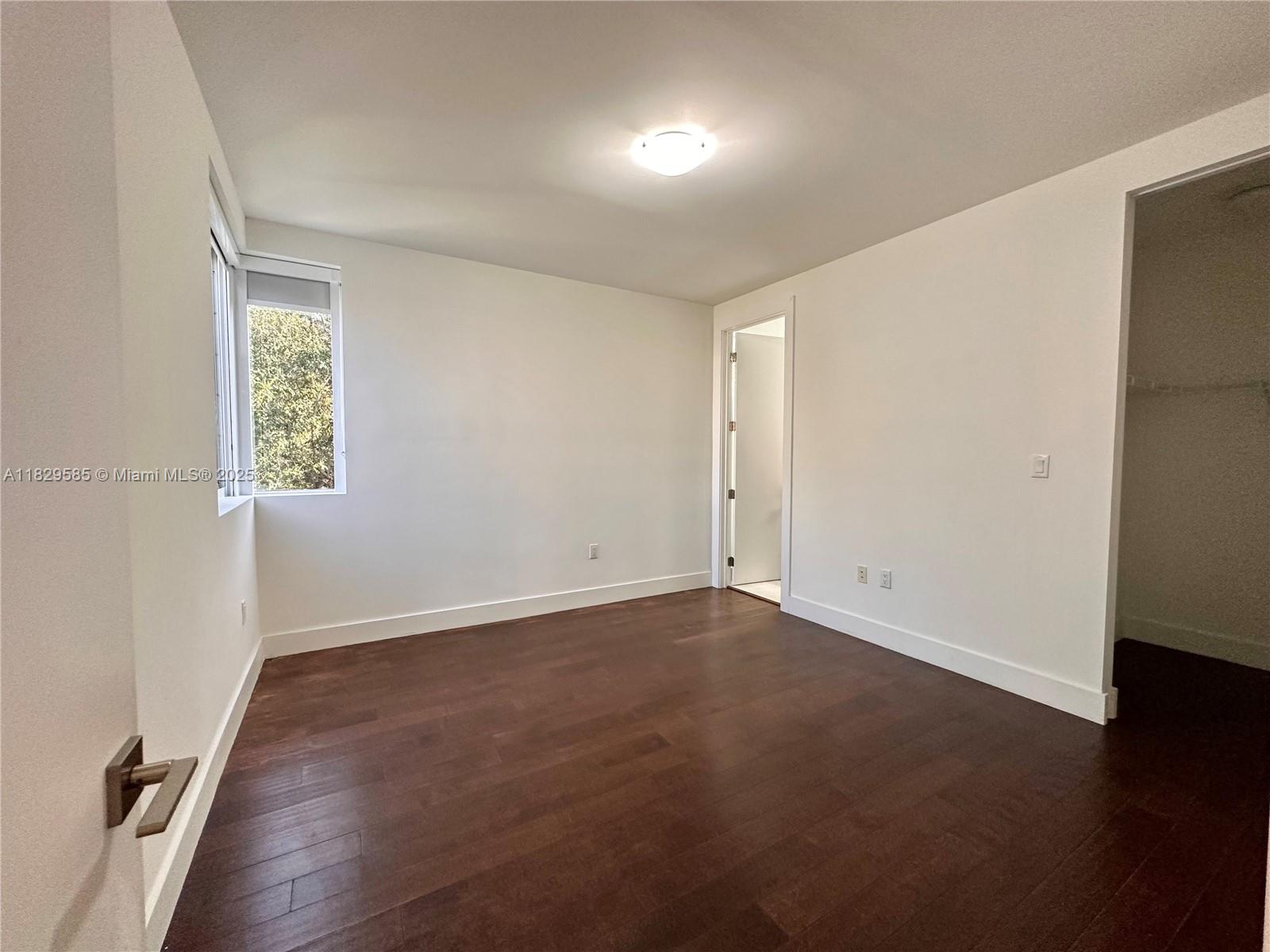 10258 NW 74th Ter Doral, FL 33178