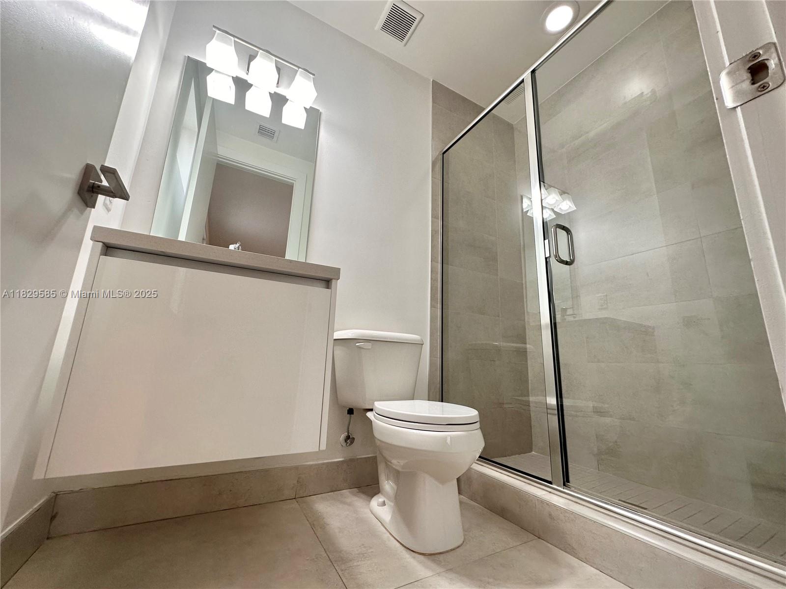 10258 NW 74th Ter Doral, FL 33178