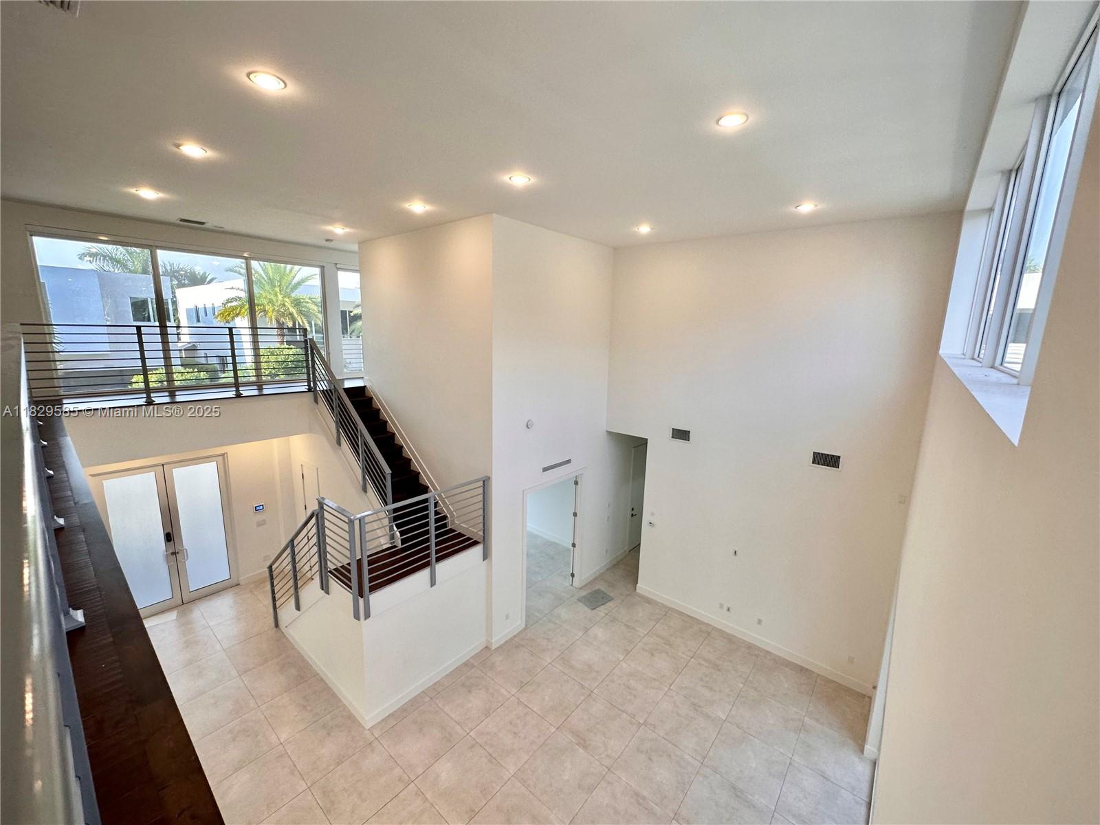 10258 NW 74th Ter Doral, FL 33178