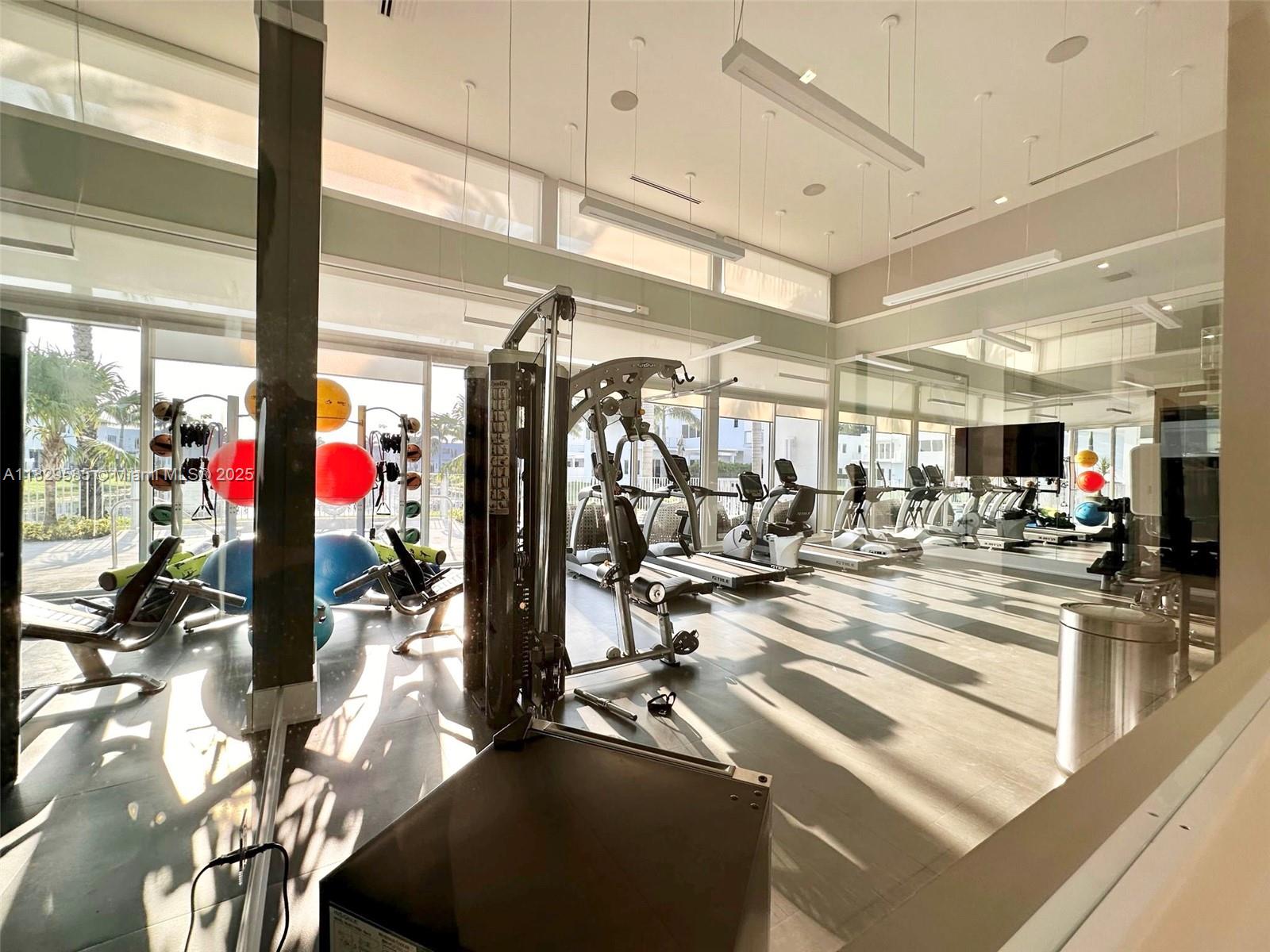 10258 NW 74th Ter Doral, FL 33178