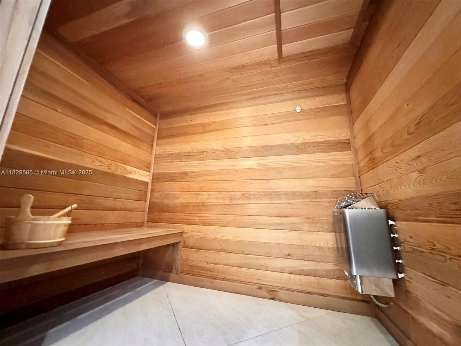 10258 NW 74th Ter Doral, FL 33178