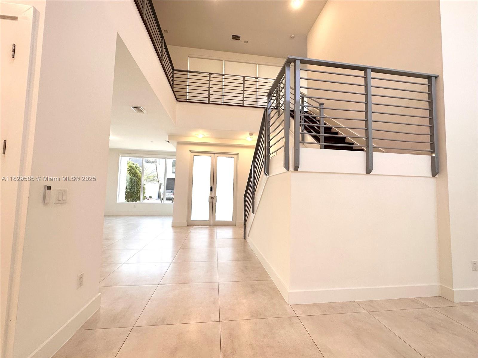 10258 NW 74th Ter Doral, FL 33178