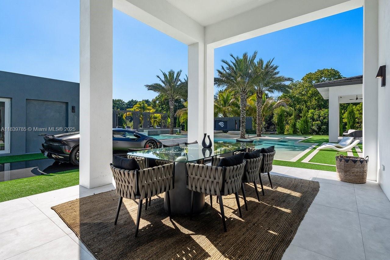 17900 SW 70th Pl Southwest Ranches, FL 33331 17900 SW 70th Pl Southwest Ranches, FL 33331