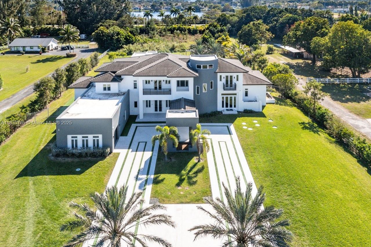 17900 SW 70th Pl Southwest Ranches, FL 33331 17900 SW 70th Pl Southwest Ranches, FL 33331