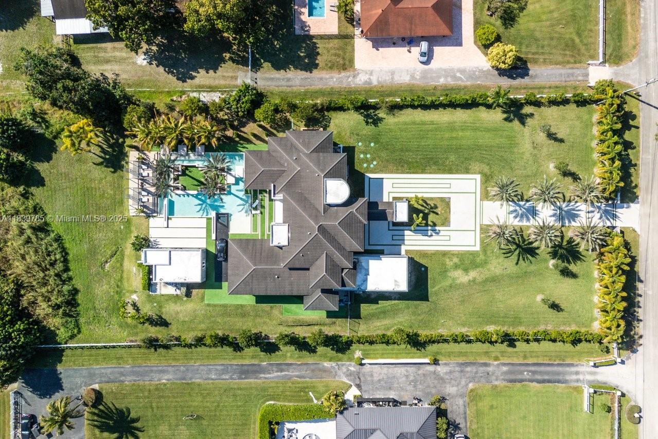 17900 SW 70th Pl Southwest Ranches, FL 33331 17900 SW 70th Pl Southwest Ranches, FL 33331