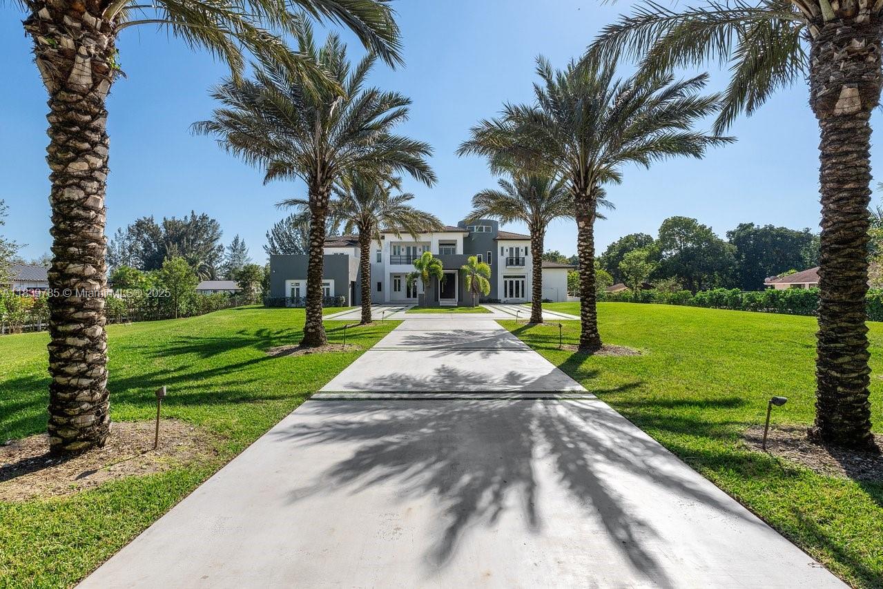 17900 SW 70th Pl Southwest Ranches, FL 33331 17900 SW 70th Pl Southwest Ranches, FL 33331