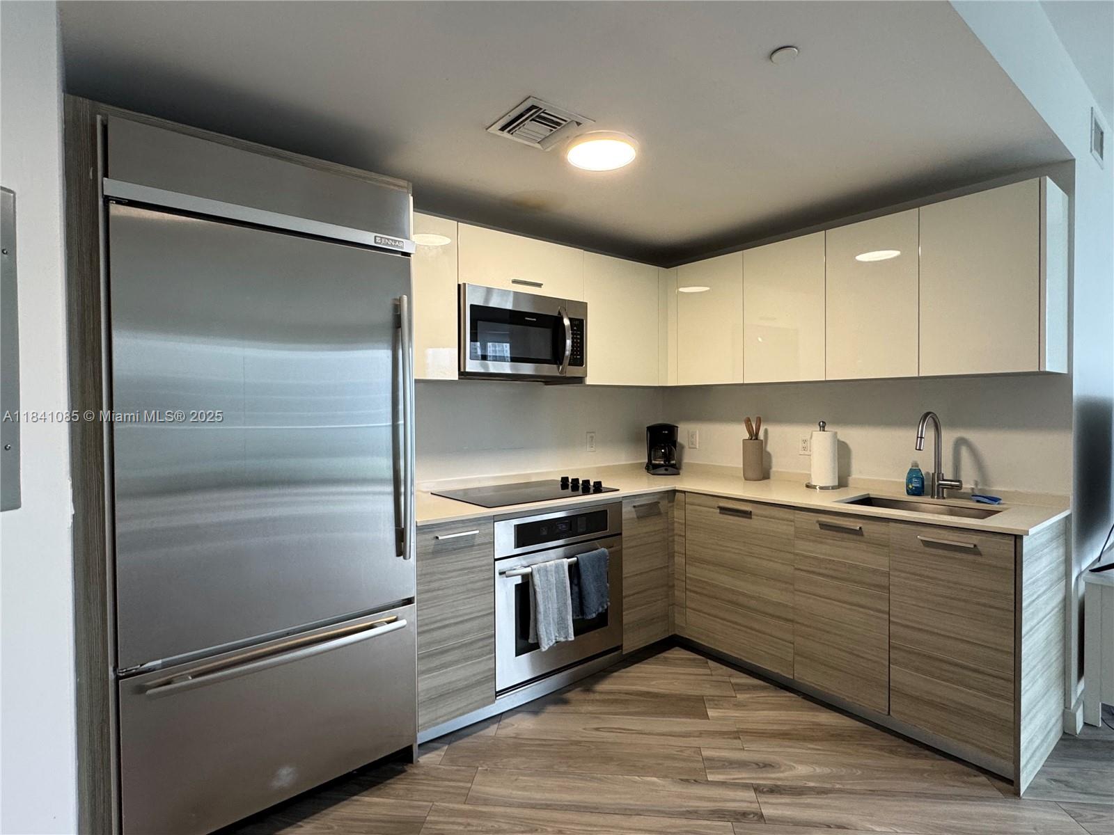image Brickell House3
