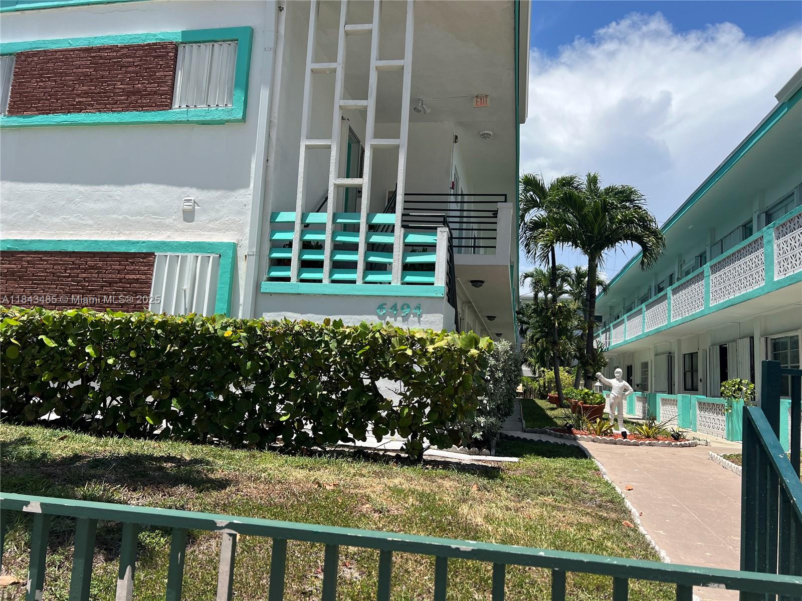 6494 Collins Ave #24