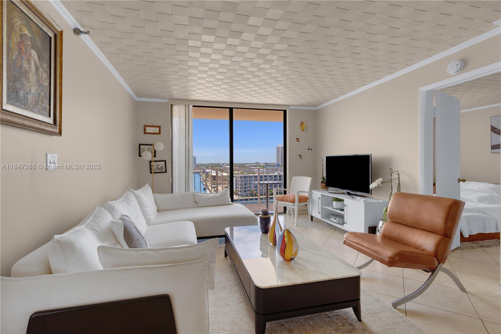 image Winston Towers 700 Condo10