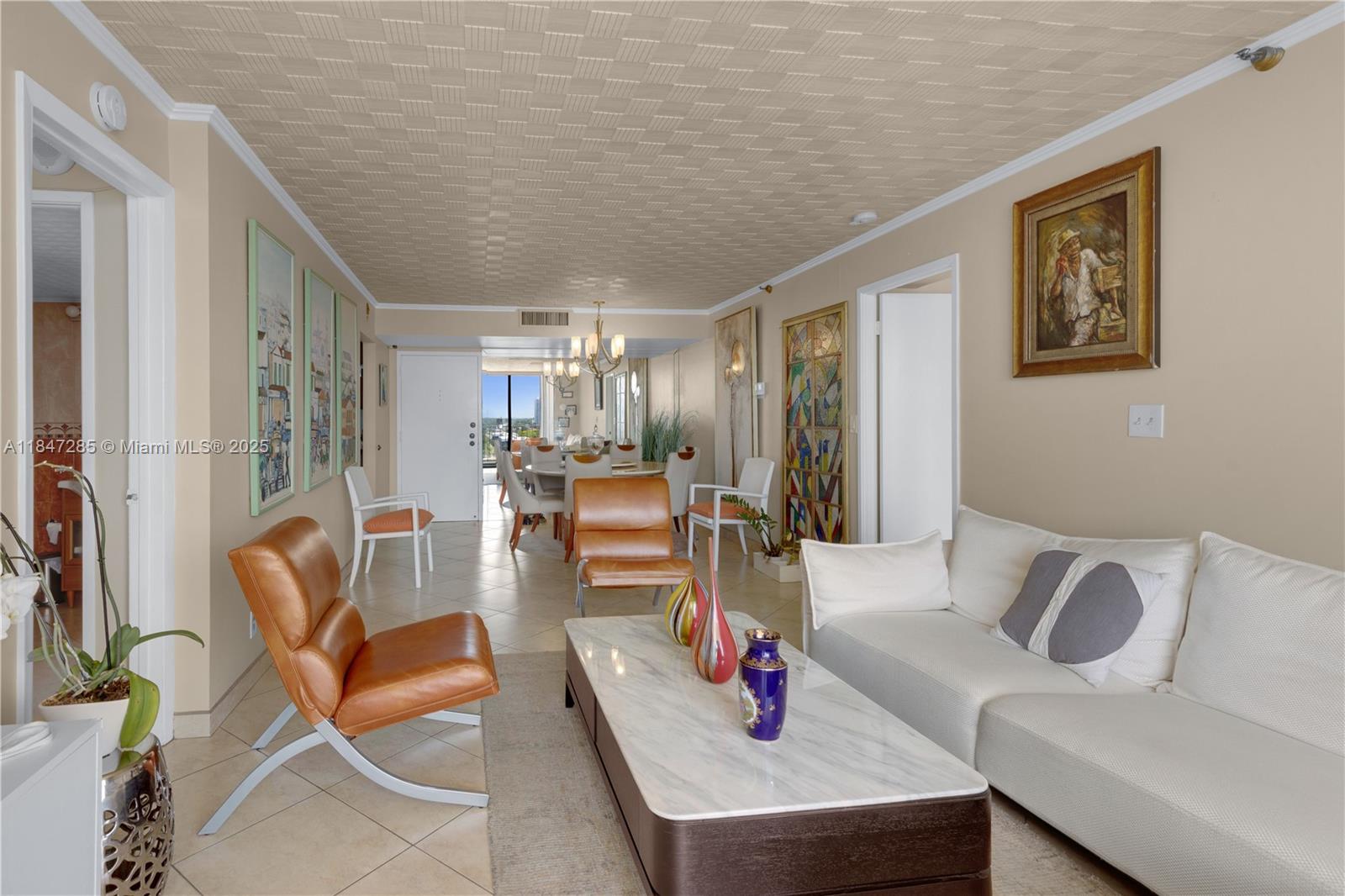 image Winston Towers 700 Condo11