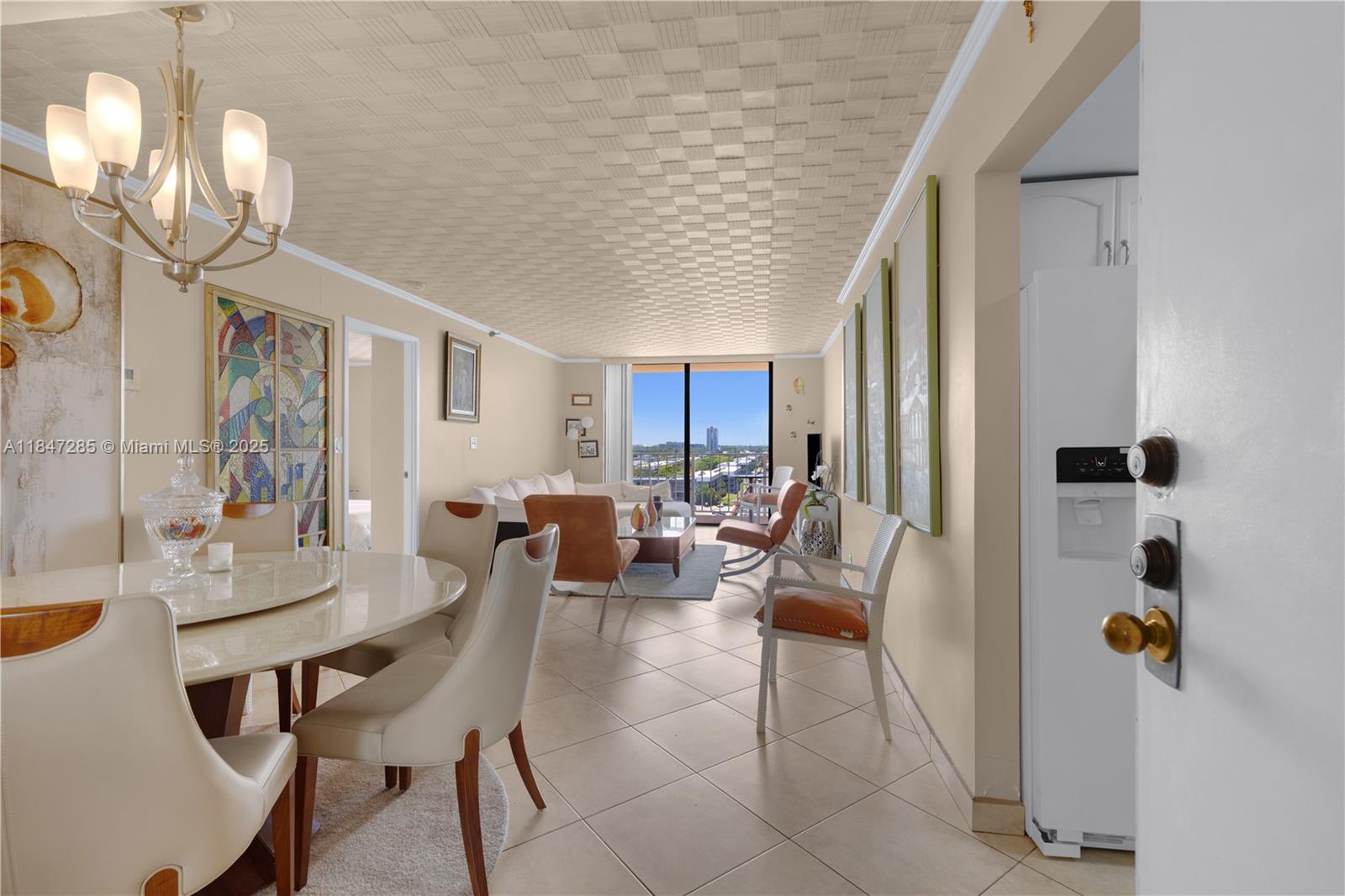 image Winston Towers 700 Condo8