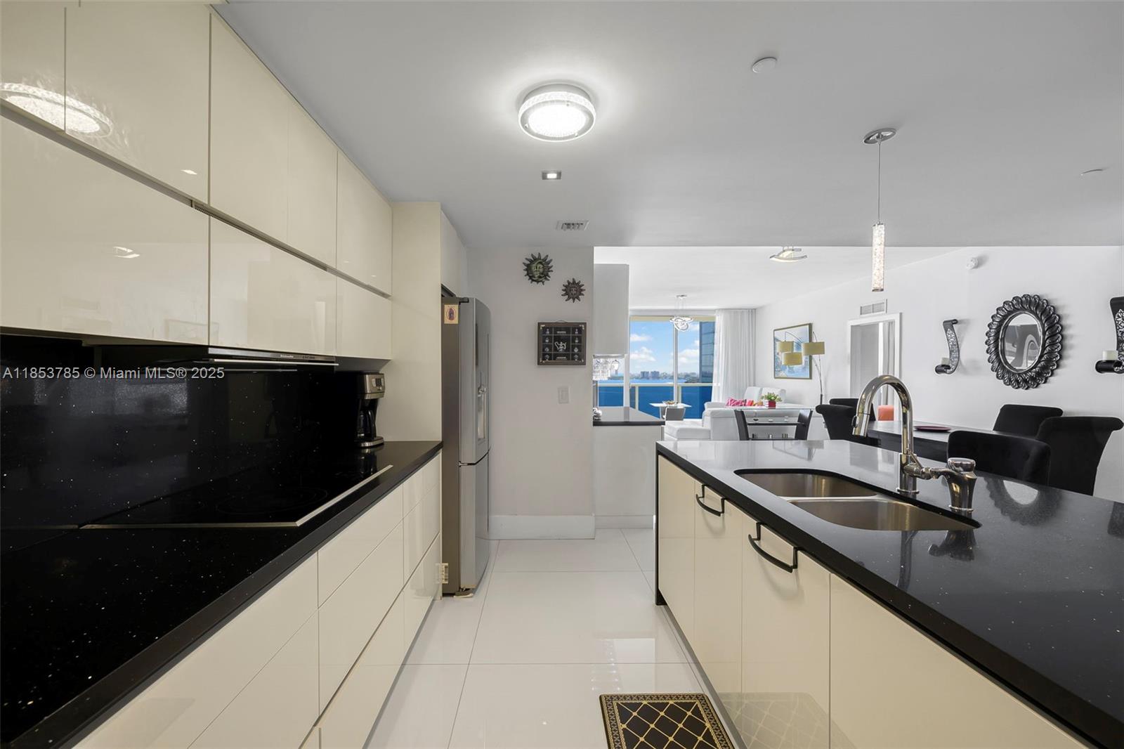 image Bay House Miami Condo10