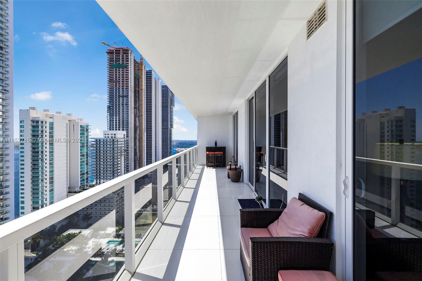 image Bay House Miami Condo37