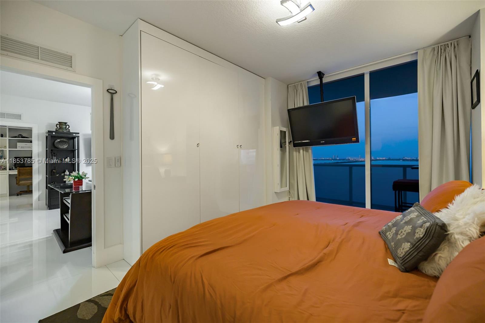 image Bay House Miami Condo48