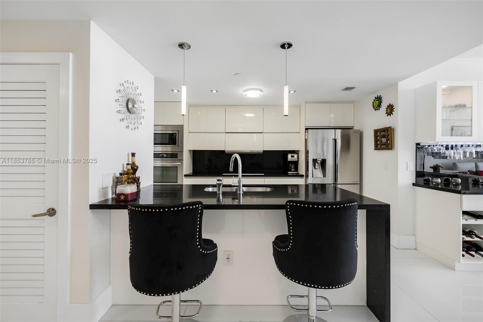 image Bay House Miami Condo4