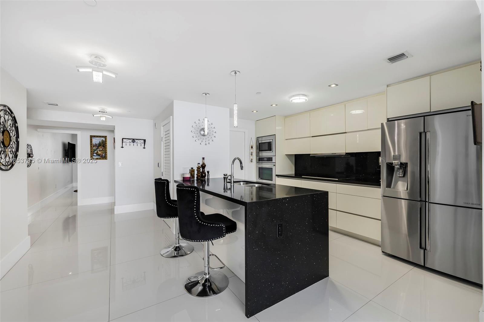 image Bay House Miami Condo5