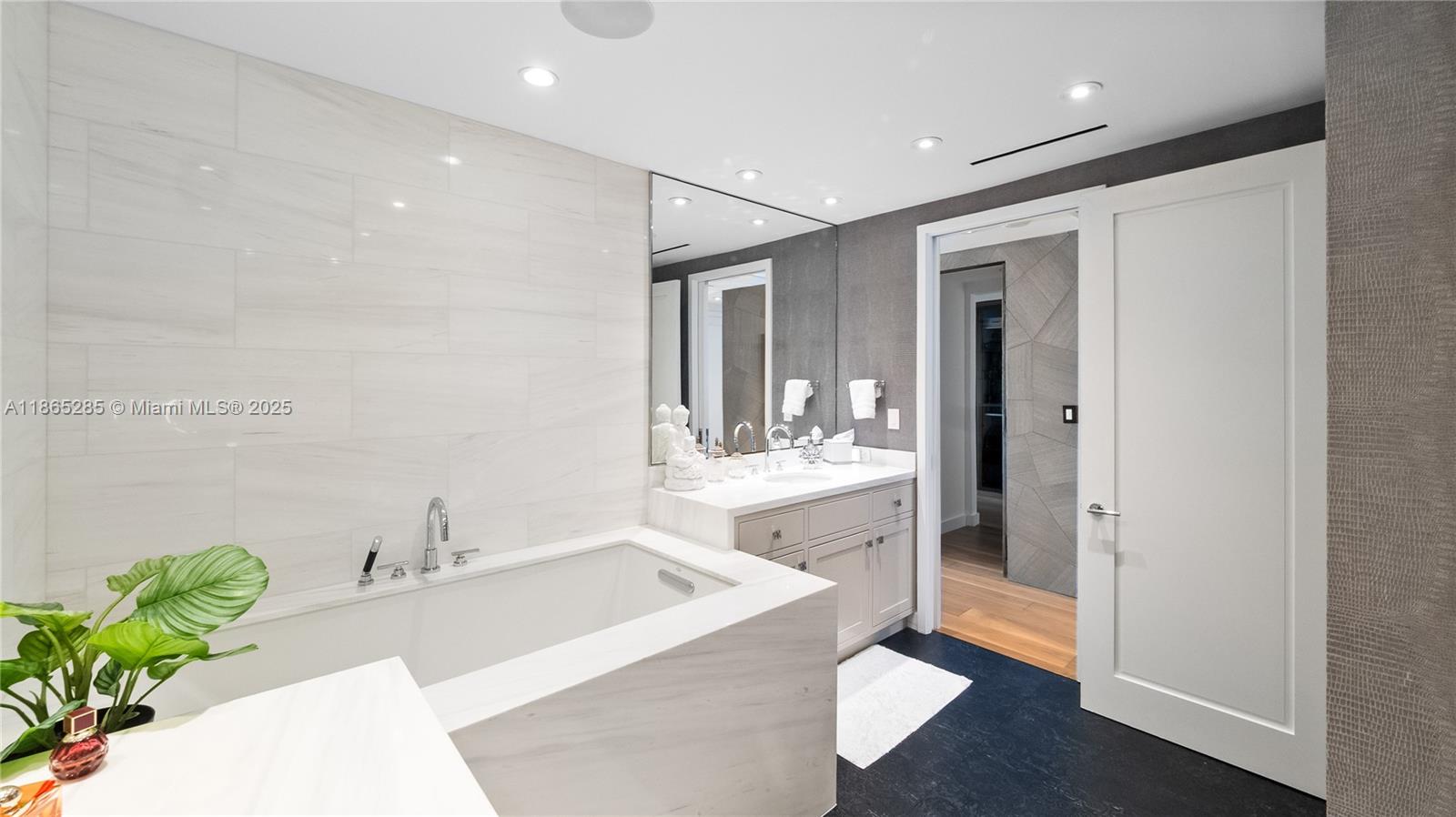 19707 Turnberry Way #TS-3 Aventura, FL 33180