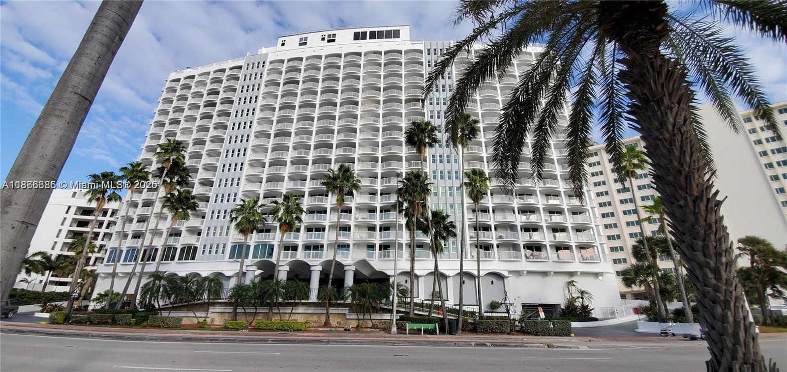 5401 Collins Ave #209
