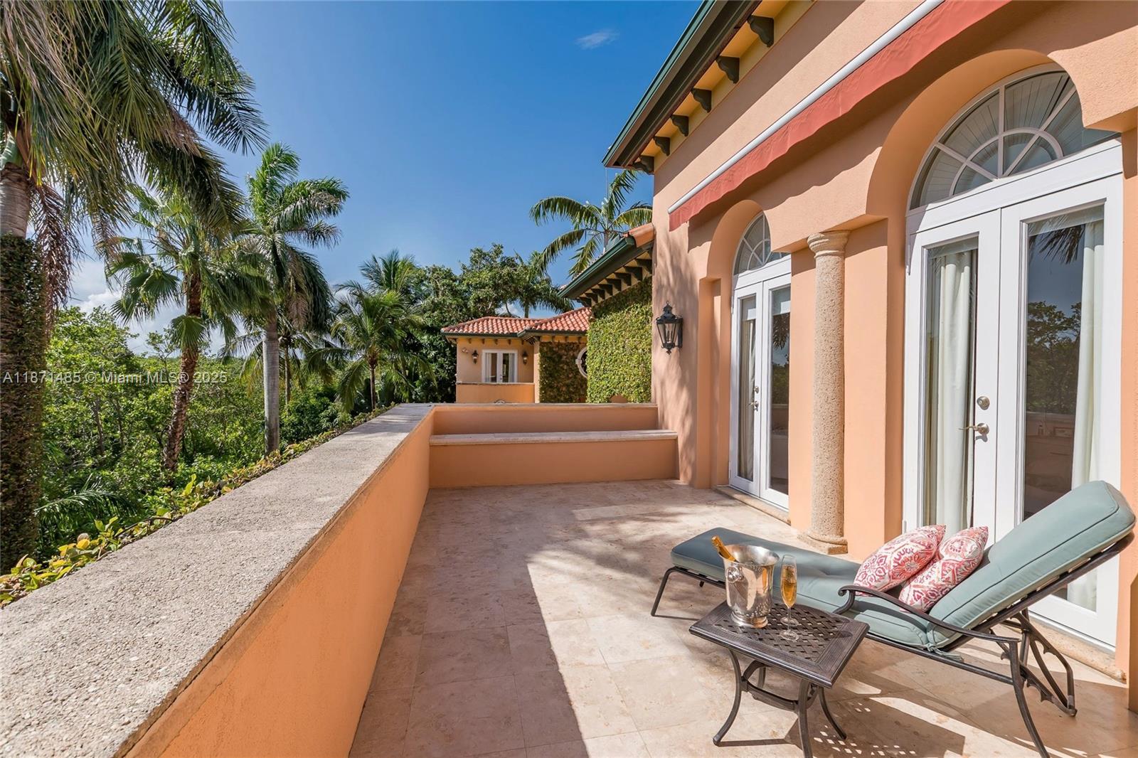 104 Paloma Dr Coral Gables, FL 33143 104 Paloma Dr Coral Gables, FL 33143