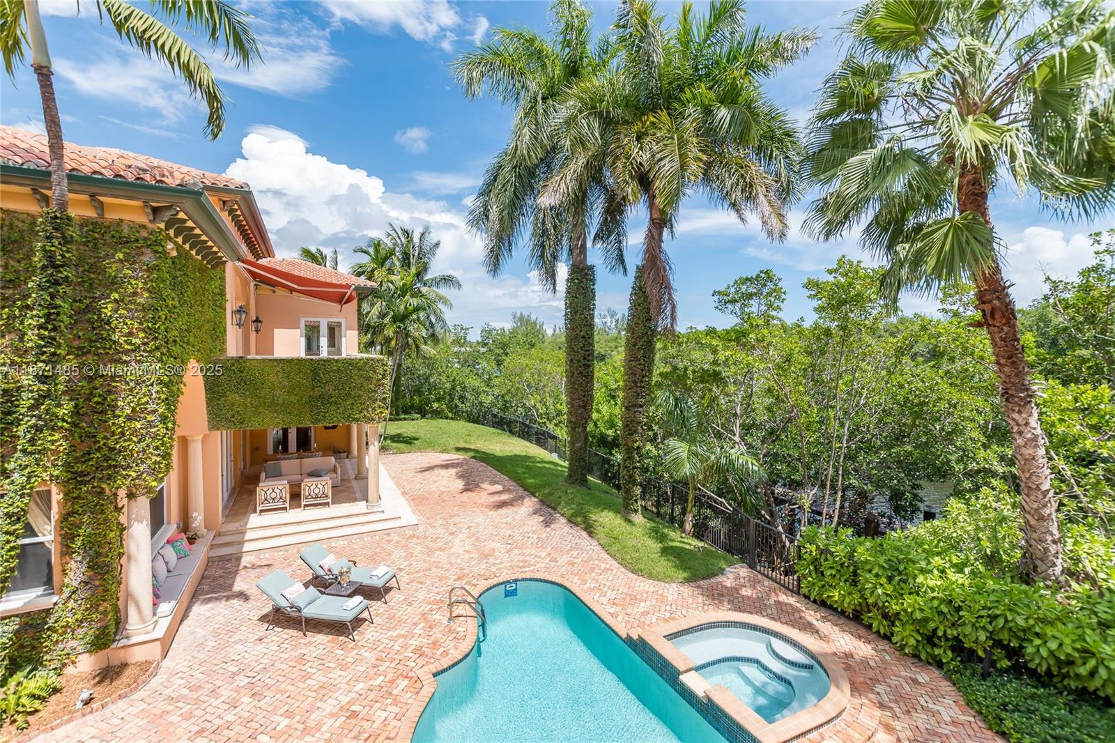 104 Paloma Dr Coral Gables, FL 33143 104 Paloma Dr Coral Gables, FL 33143