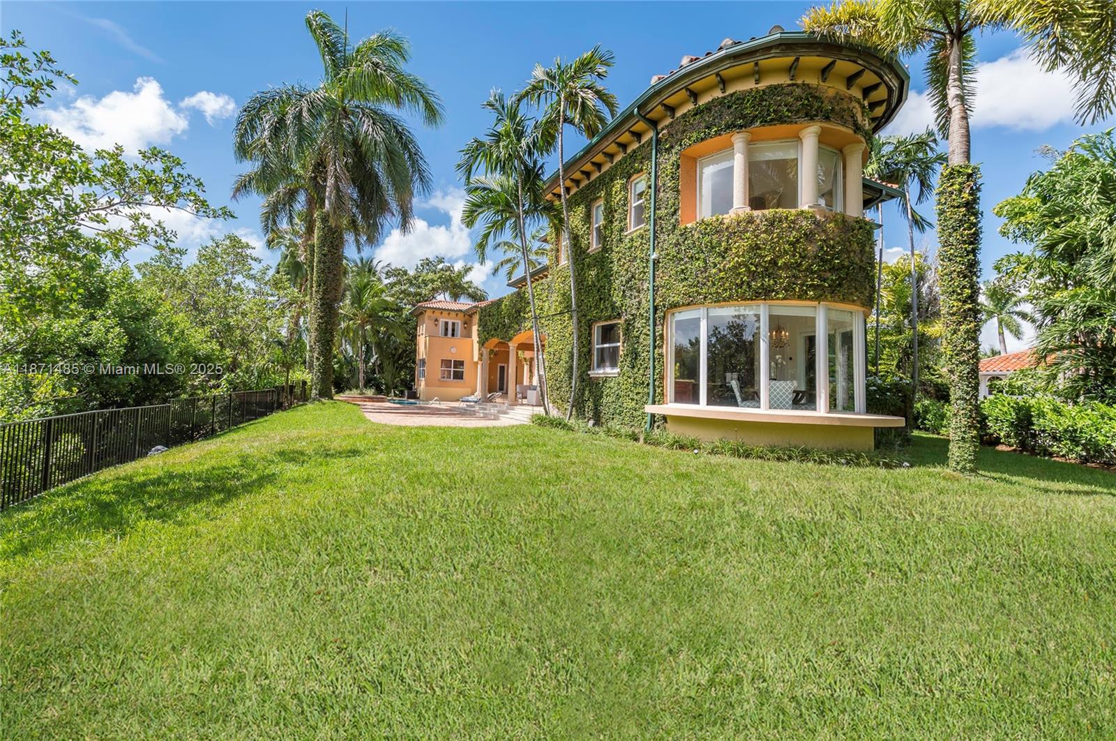 104 Paloma Dr Coral Gables, FL 33143 104 Paloma Dr Coral Gables, FL 33143