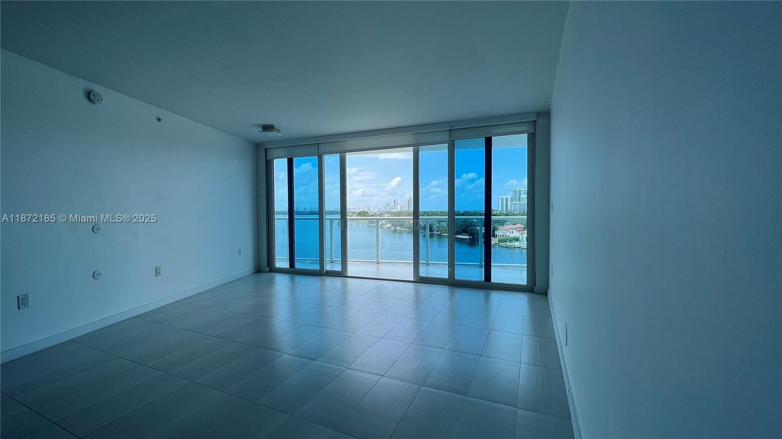 9821 E Bay Hbr Dr #904 Bay Harbor Islands, FL 33154