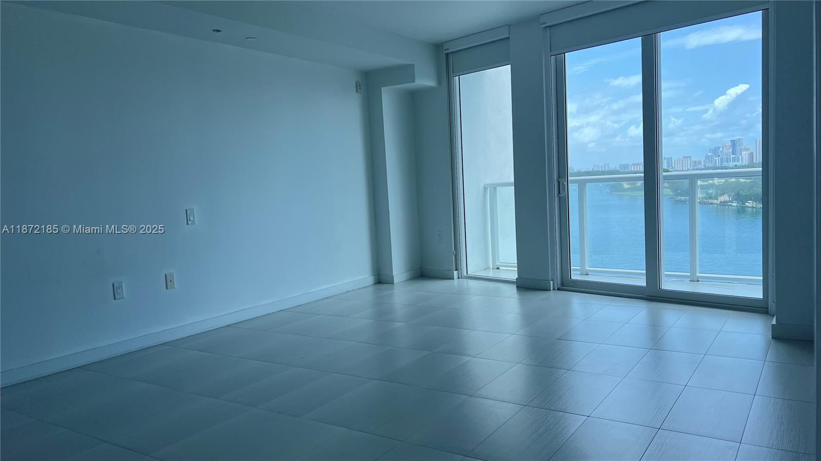 9821 E Bay Hbr Dr #904 Bay Harbor Islands, FL 33154