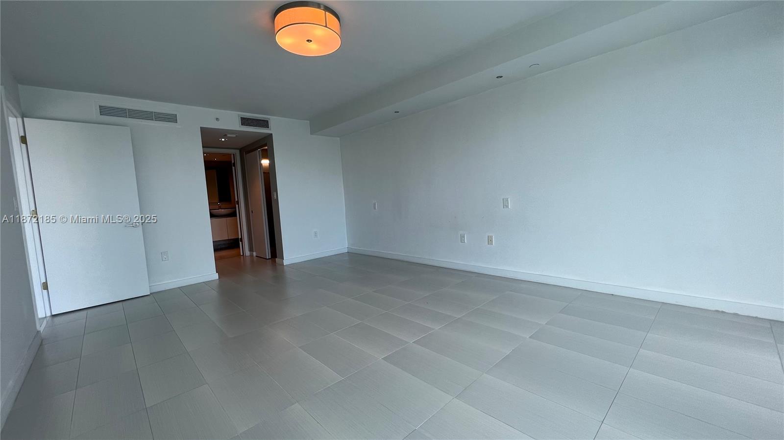 9821 E Bay Hbr Dr #904 Bay Harbor Islands, FL 33154