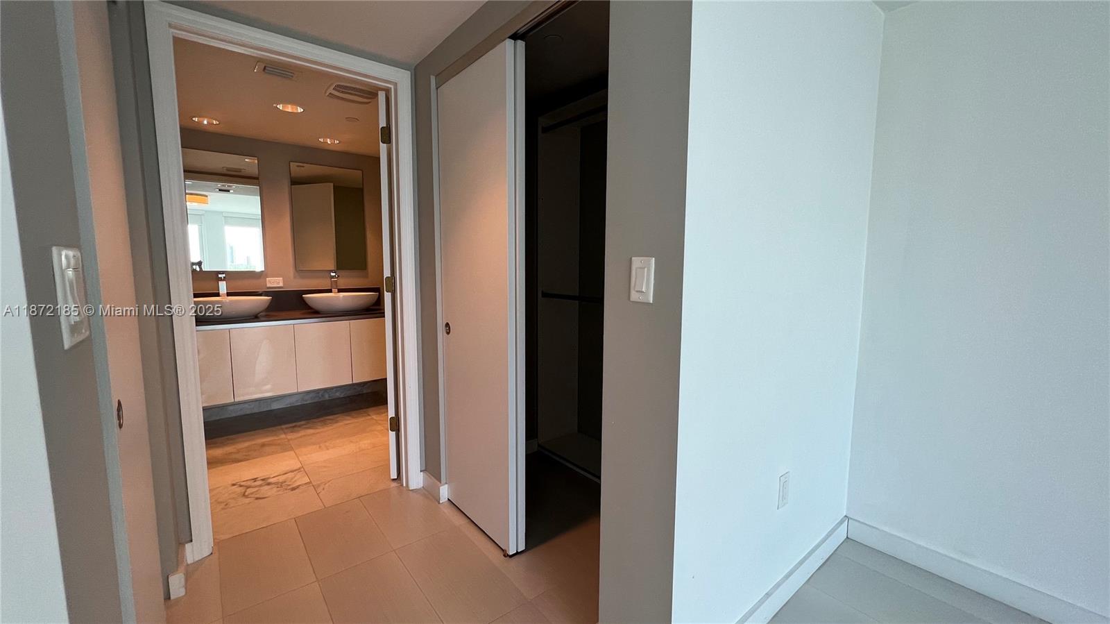 9821 E Bay Hbr Dr #904 Bay Harbor Islands, FL 33154