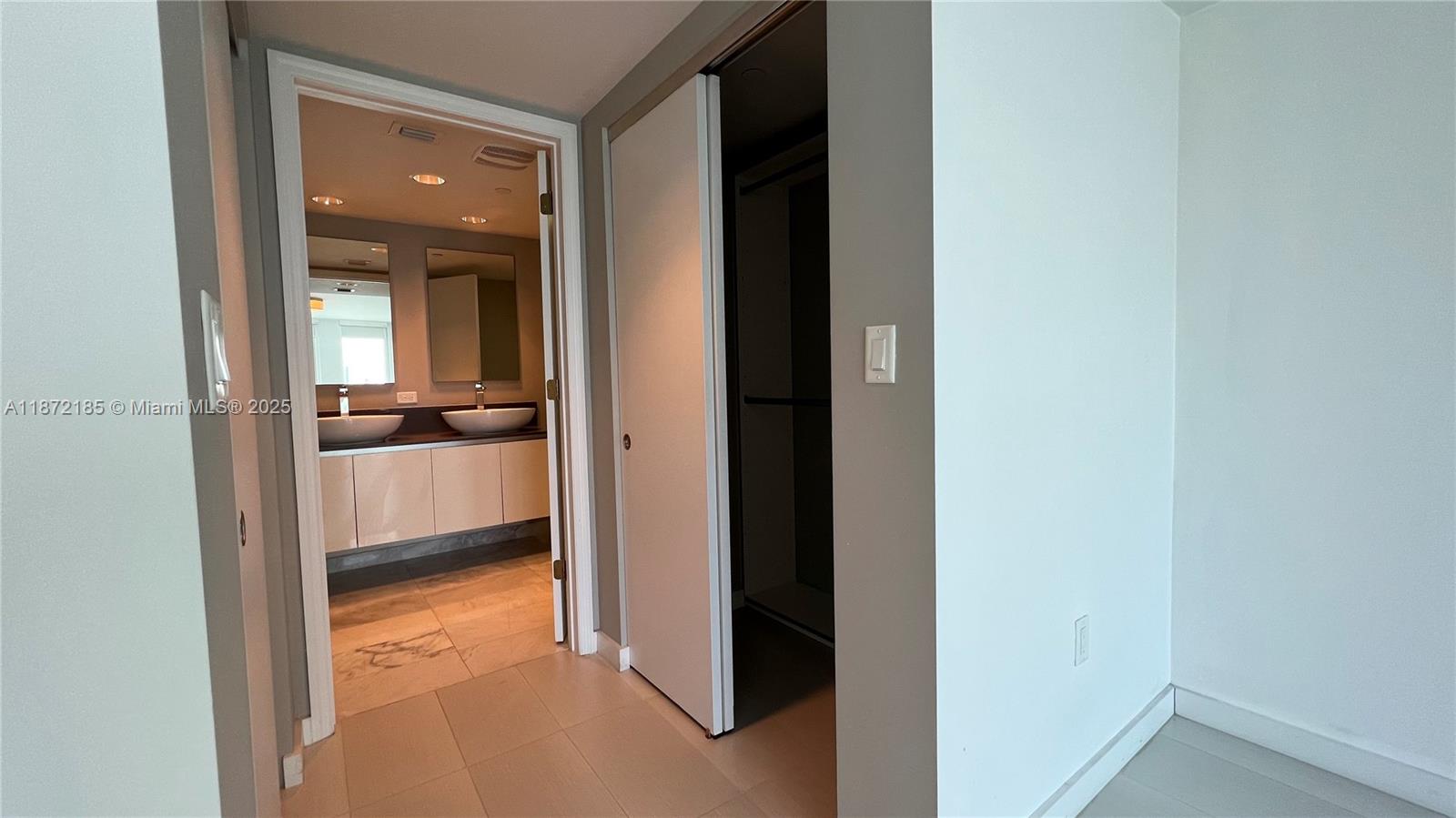 9821 E Bay Hbr Dr #904 Bay Harbor Islands, FL 33154