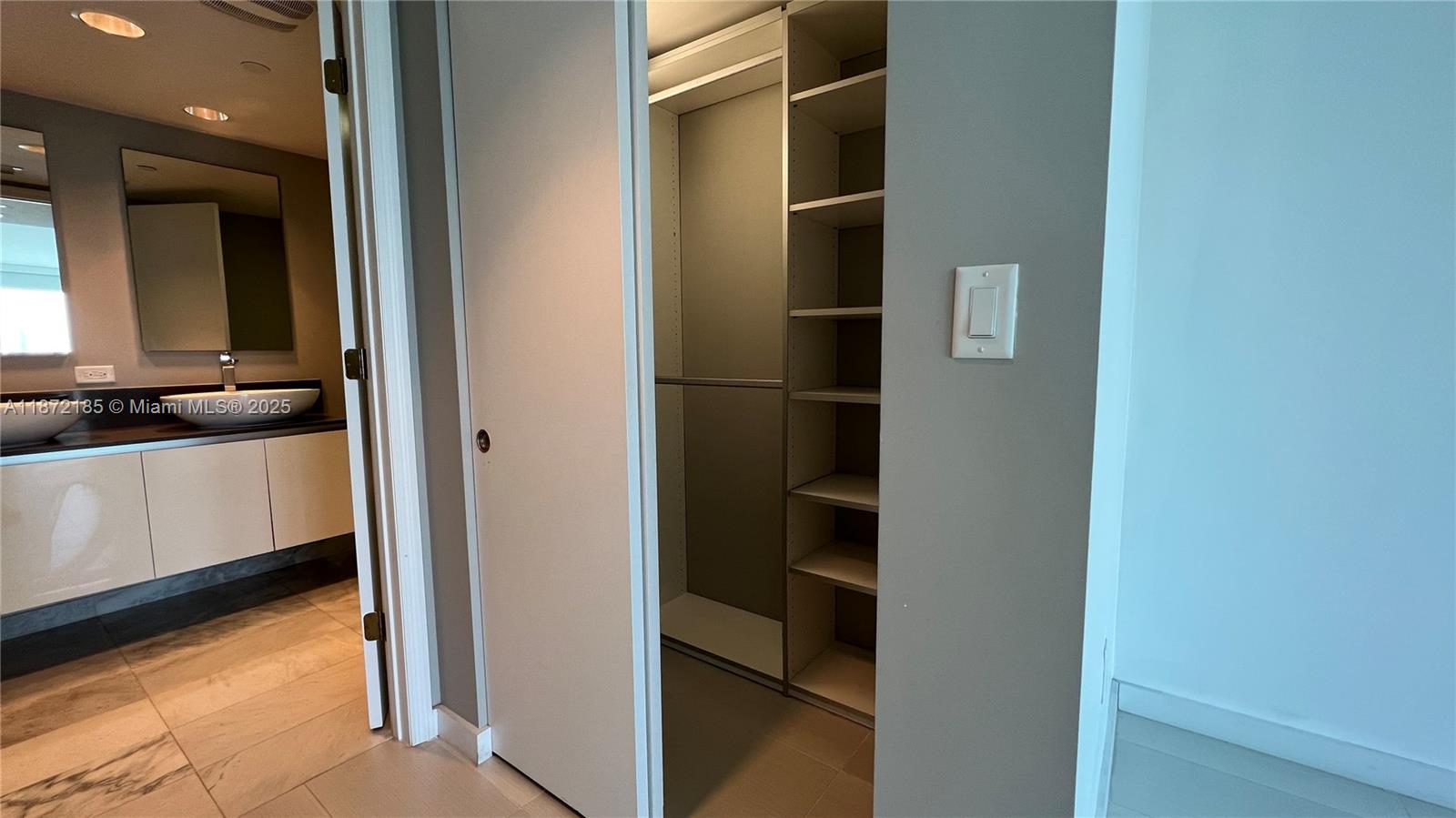 9821 E Bay Hbr Dr #904 Bay Harbor Islands, FL 33154