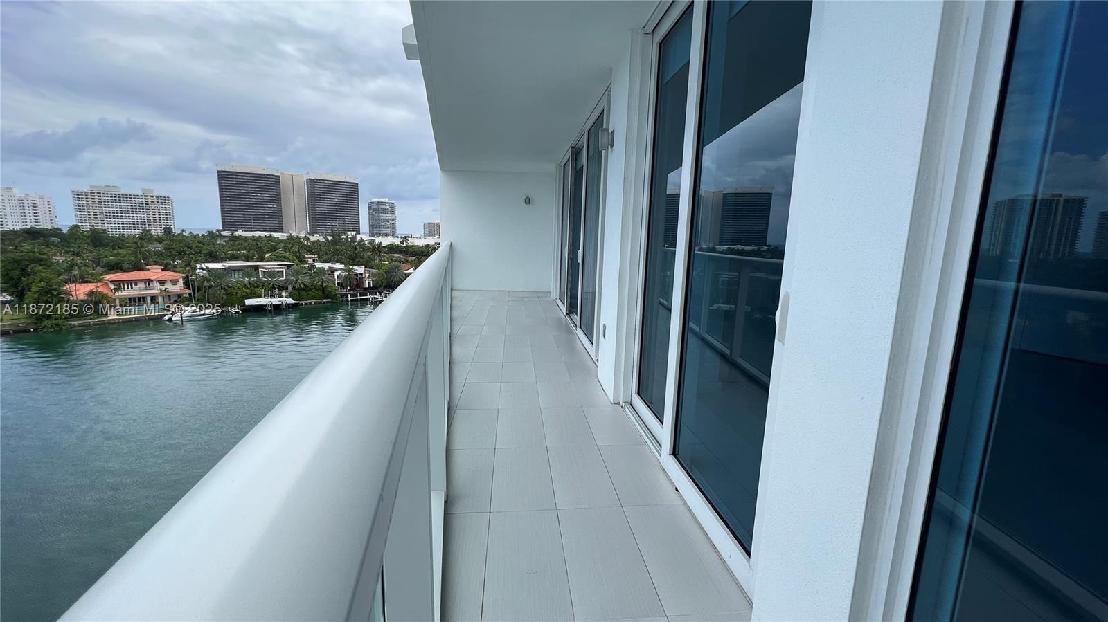 9821 E Bay Hbr Dr #904 Bay Harbor Islands, FL 33154