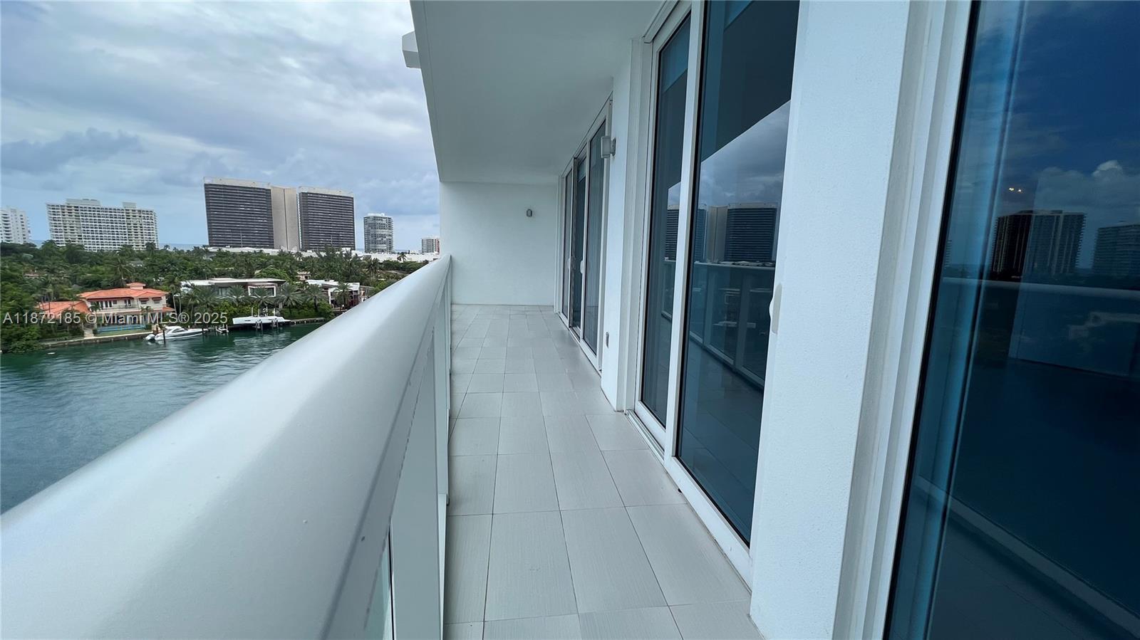 9821 E Bay Hbr Dr #904 Bay Harbor Islands, FL 33154