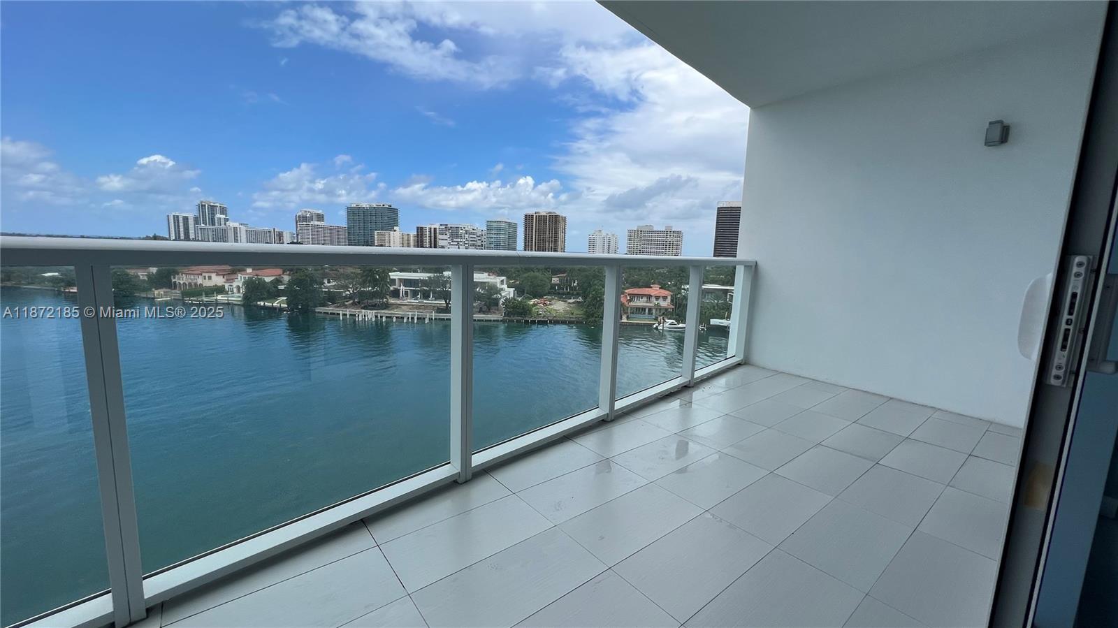 9821 E Bay Hbr Dr #904 Bay Harbor Islands, FL 33154