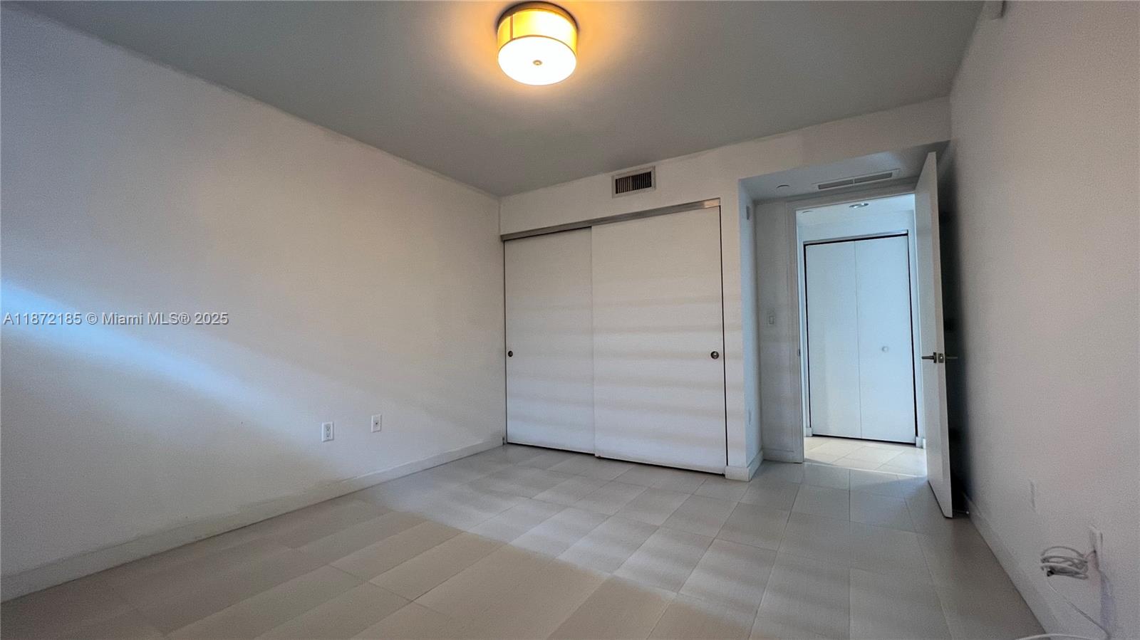 9821 E Bay Hbr Dr #904 Bay Harbor Islands, FL 33154