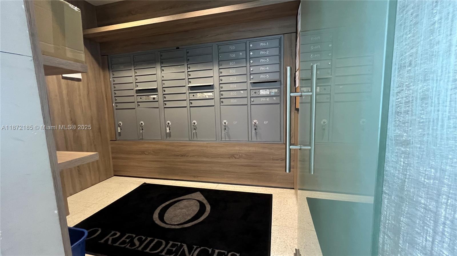 9821 E Bay Hbr Dr #904 Bay Harbor Islands, FL 33154