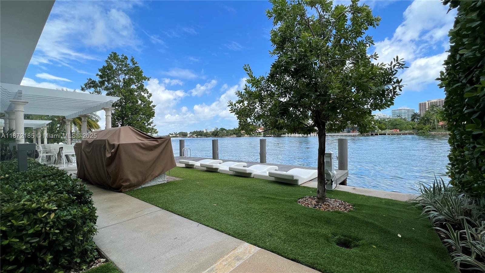 9821 E Bay Hbr Dr #904 Bay Harbor Islands, FL 33154