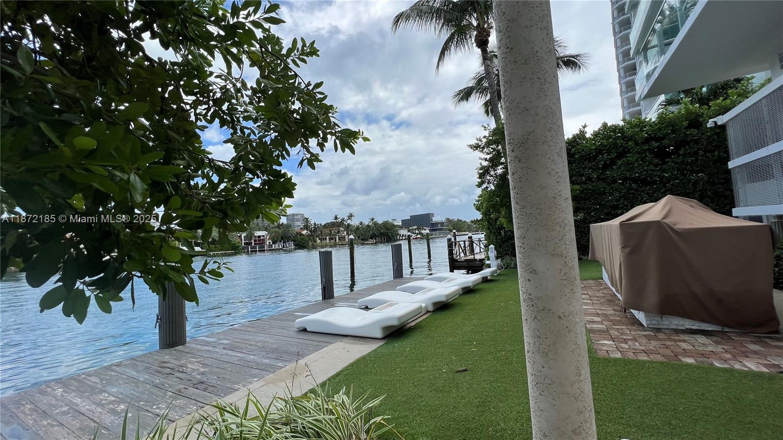 9821 E Bay Hbr Dr #904 Bay Harbor Islands, FL 33154