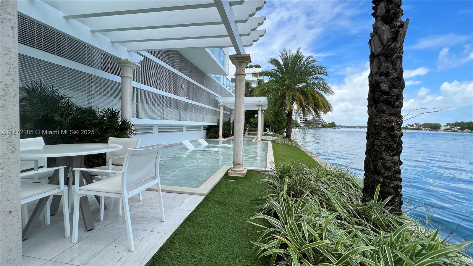 9821 E Bay Hbr Dr #904 Bay Harbor Islands, FL 33154