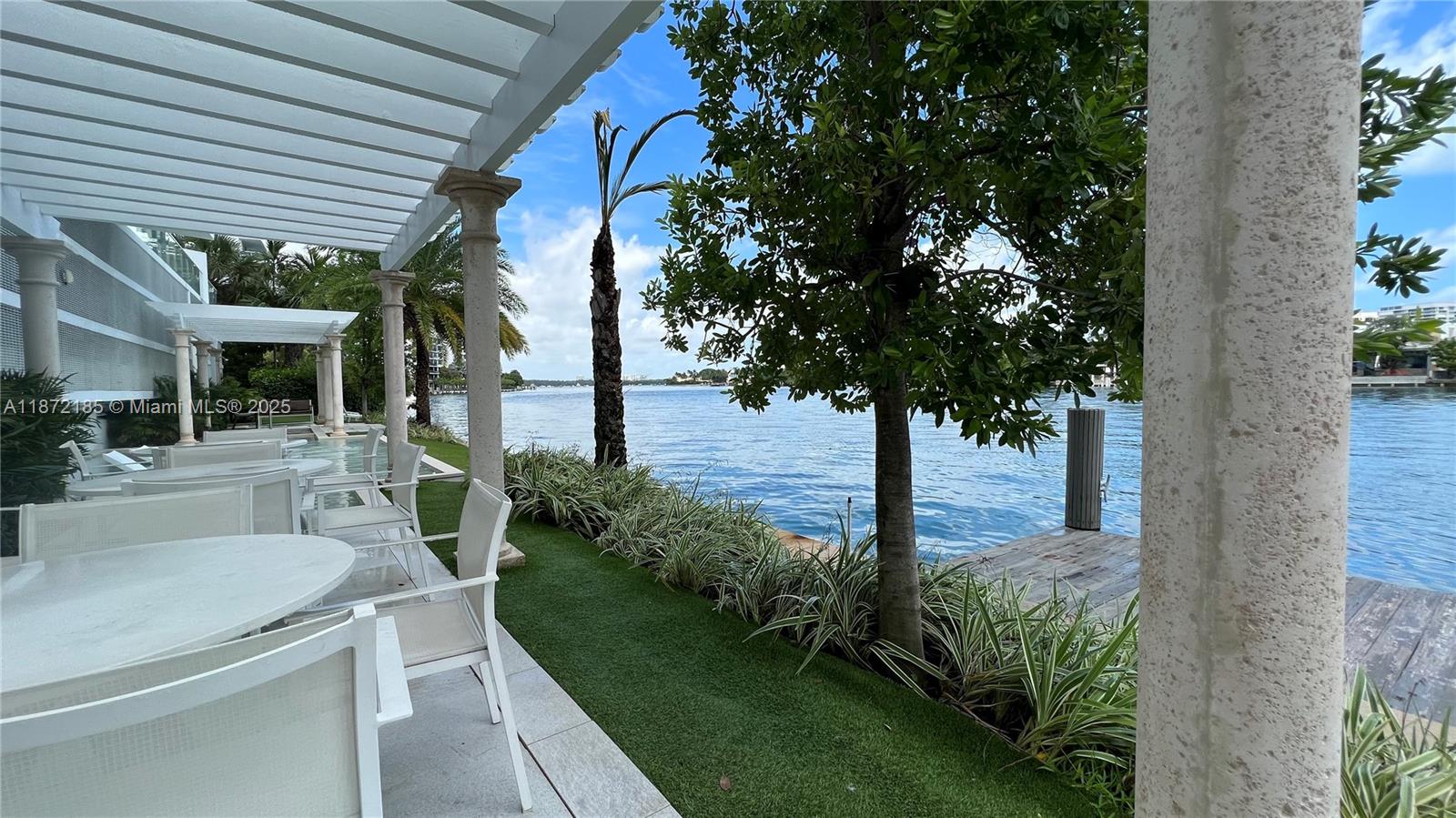 9821 E Bay Hbr Dr #904 Bay Harbor Islands, FL 33154