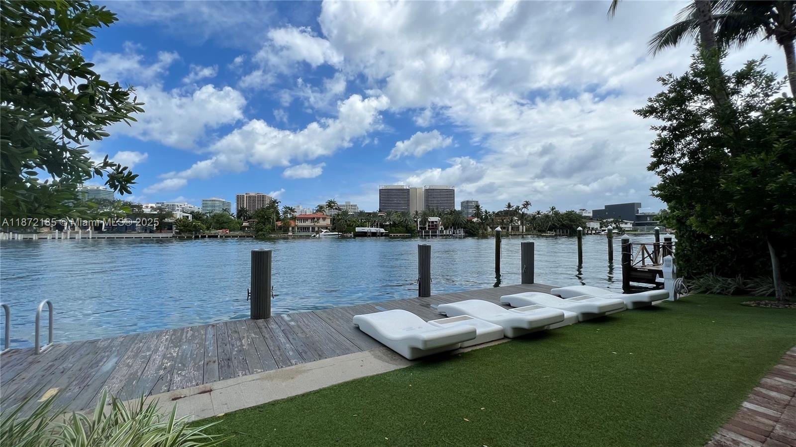 9821 E Bay Hbr Dr #904 Bay Harbor Islands, FL 33154