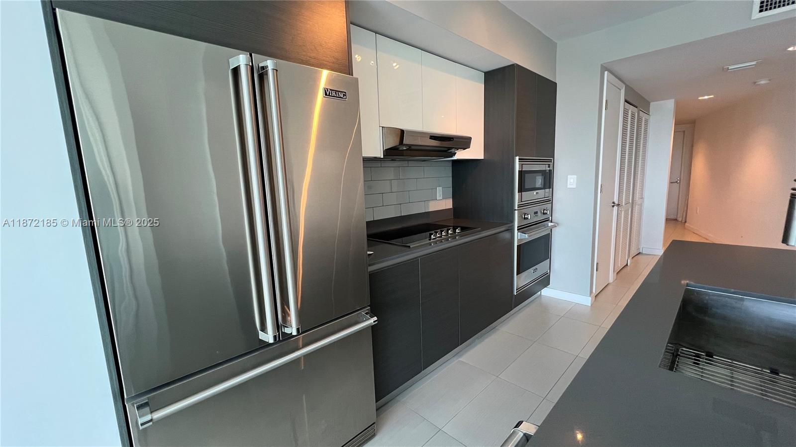 9821 E Bay Hbr Dr #904 Bay Harbor Islands, FL 33154