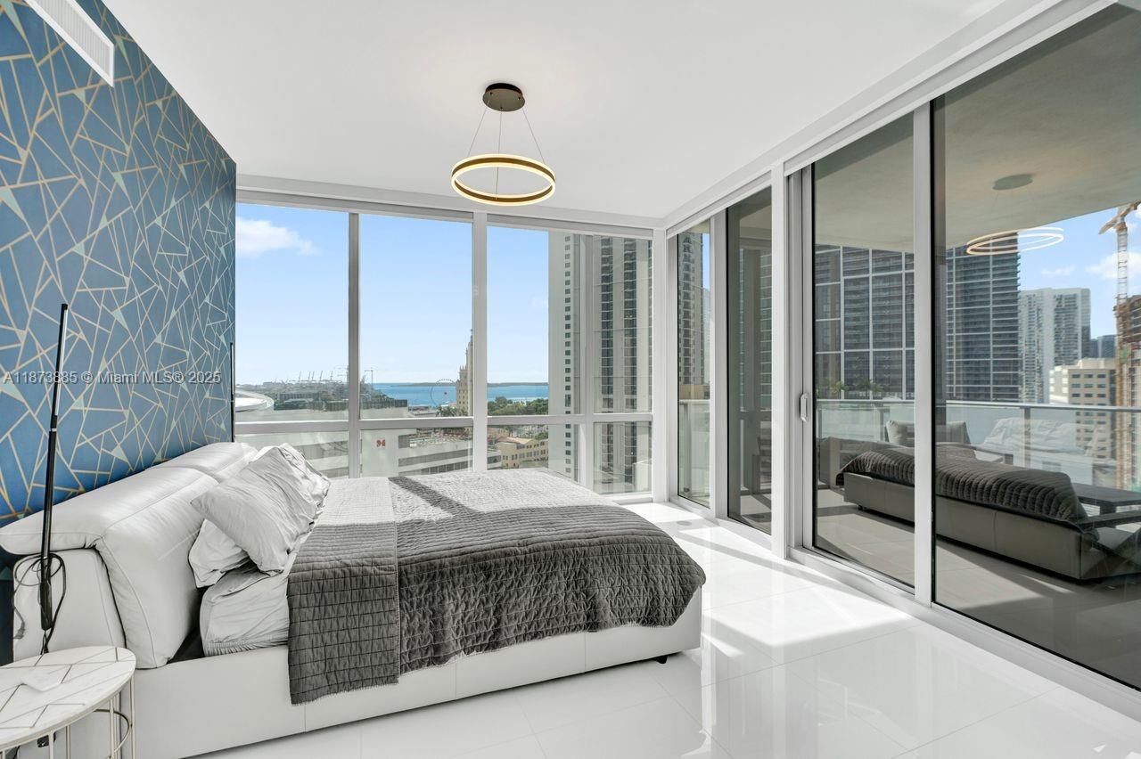 image Paramount Miami9