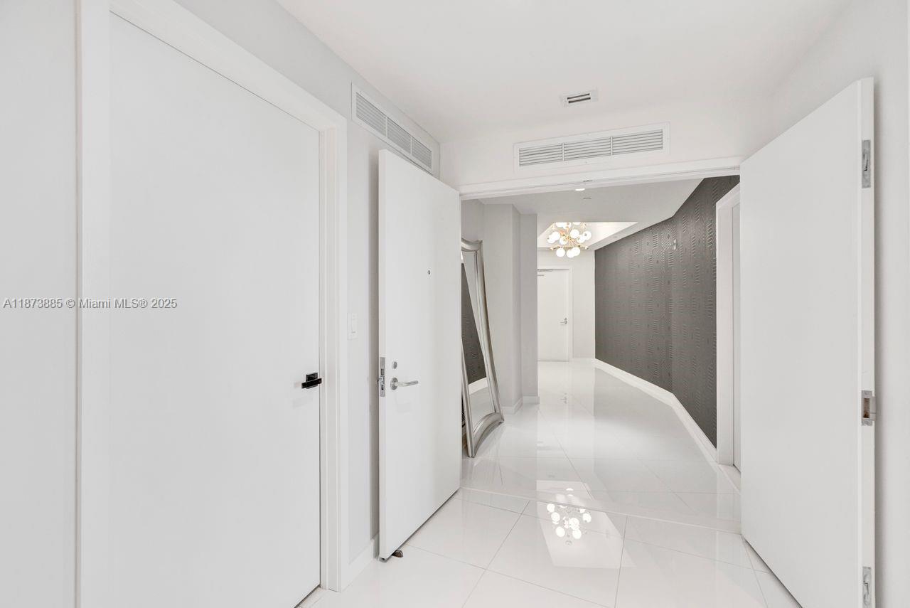 image Paramount Miami37