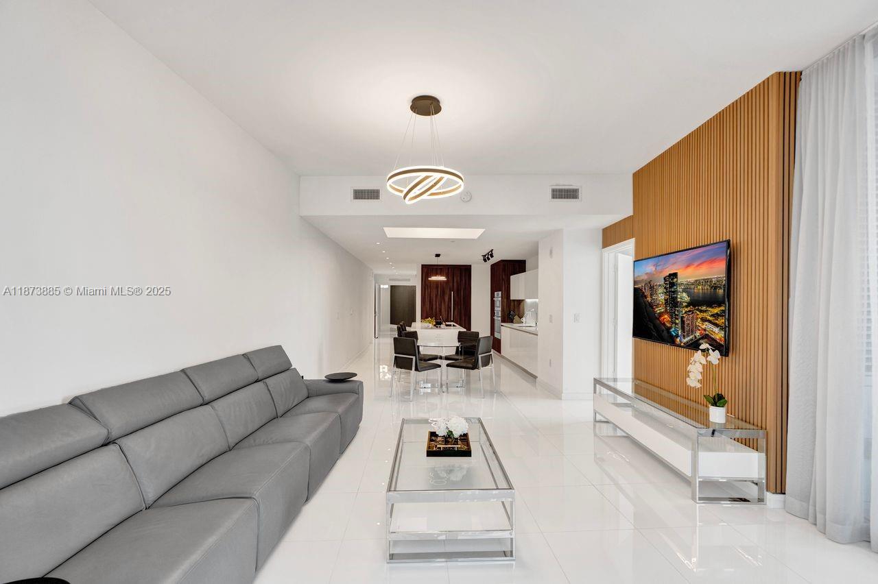 image Paramount Miami3