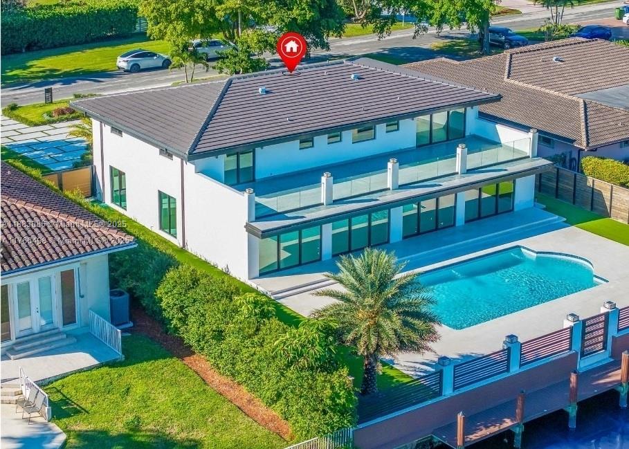 406 Holiday Dr Hallandale Beach, FL 33009