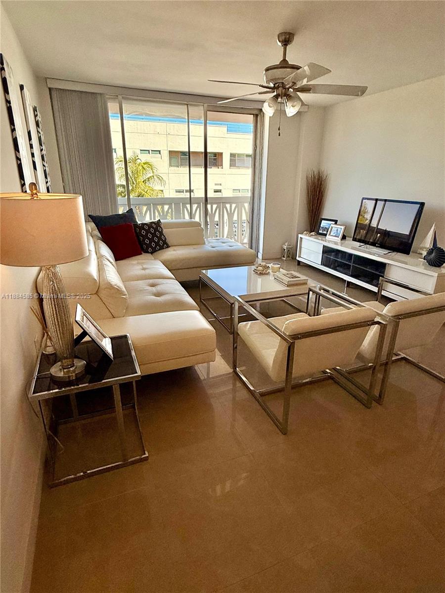4142 N Jefferson Ave #4D Miami Beach, FL 33140