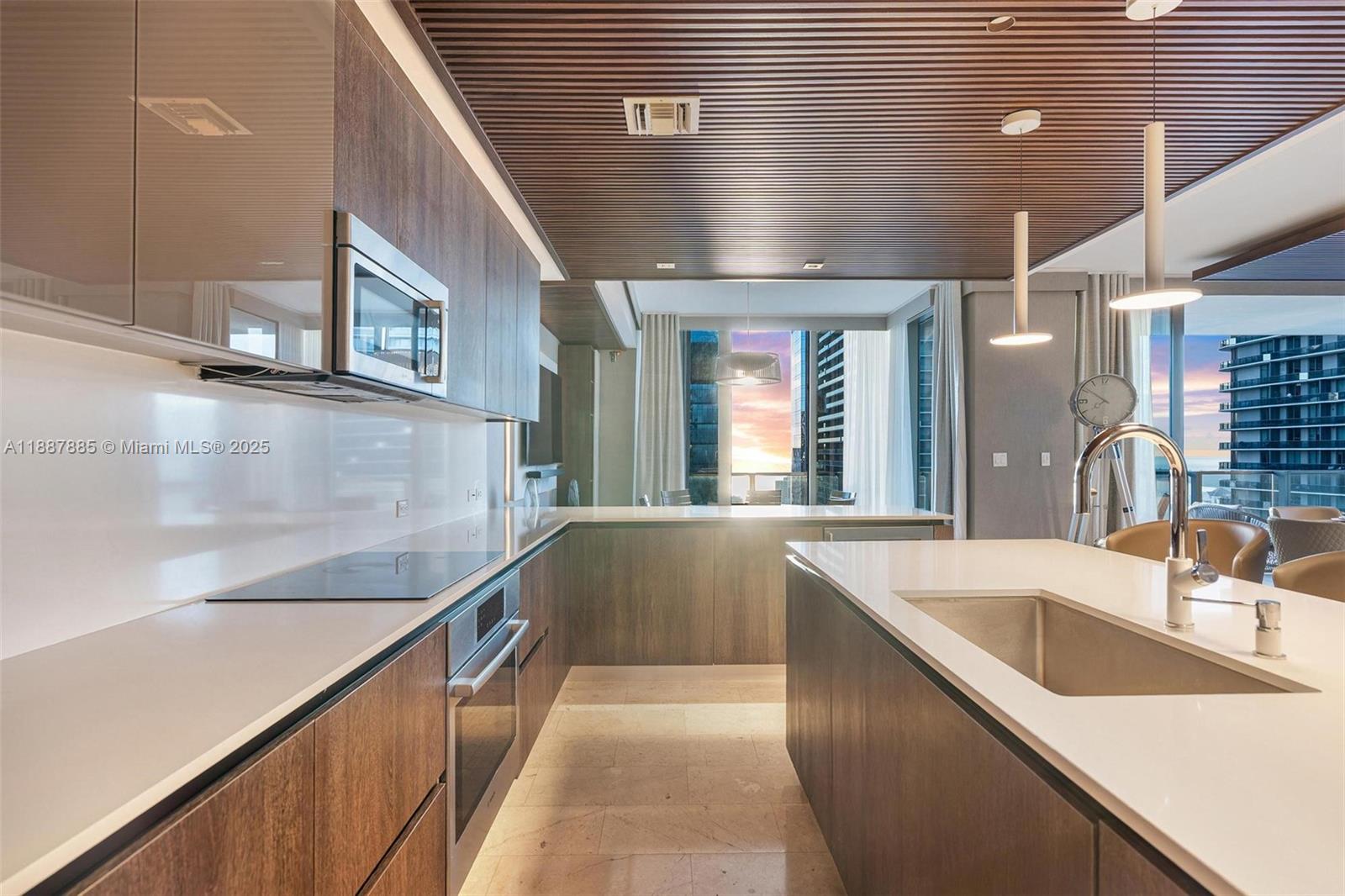 image Rise Brickell City Center10