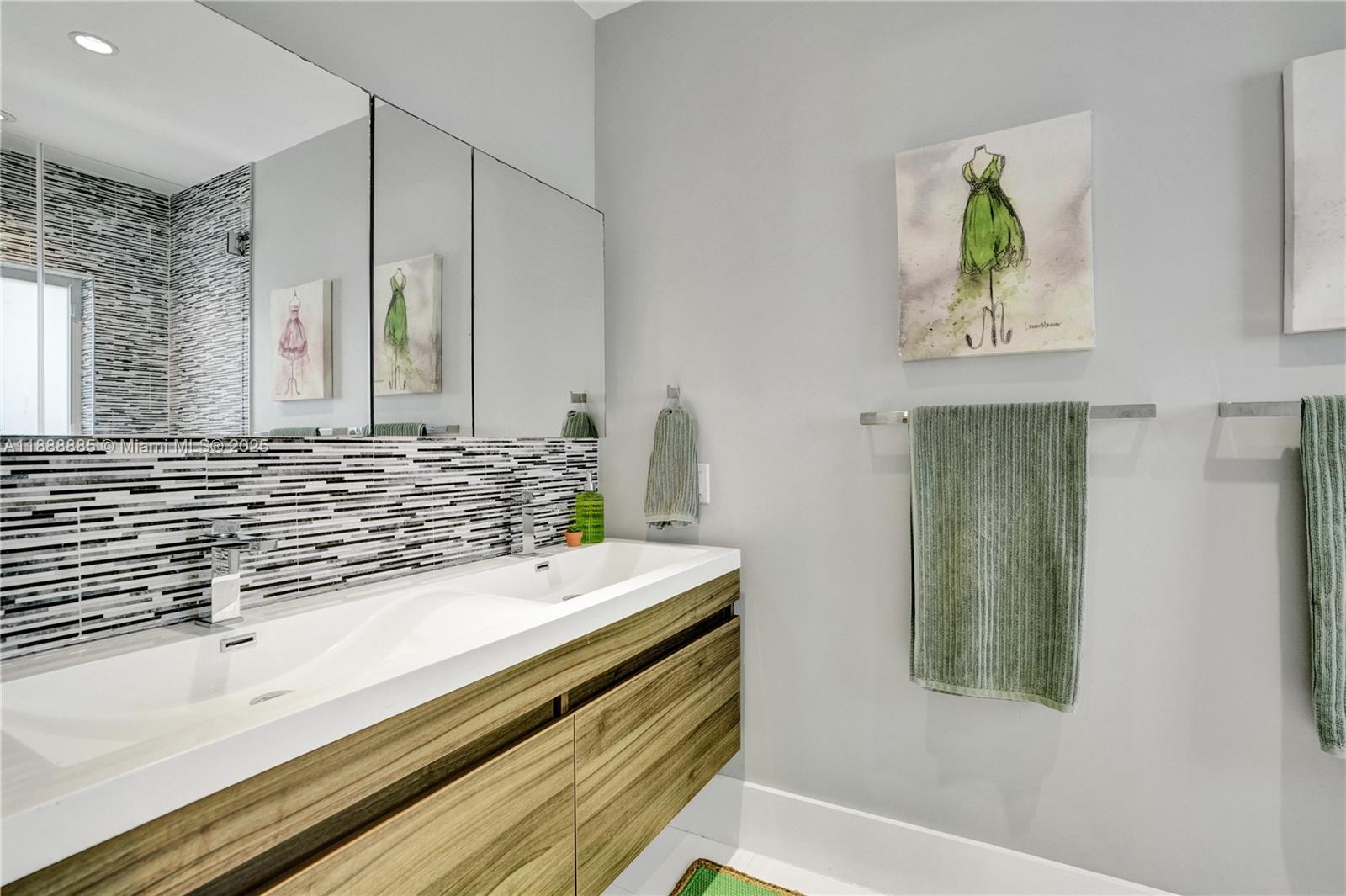 4705 Granada Blvd Coral Gables, FL 33146 4705 Granada Blvd Coral Gables, FL 33146